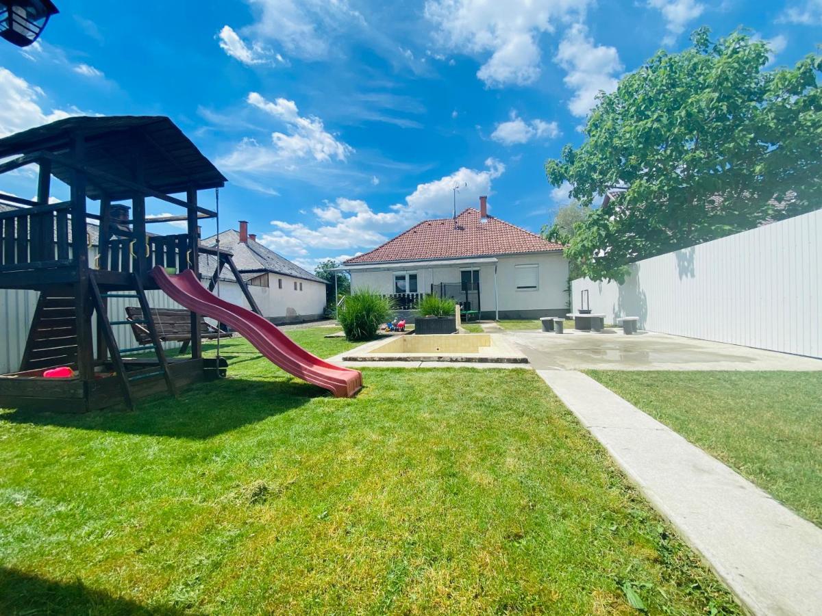Pandora Pool Apartman Hajdúszoboszló Extérieur photo