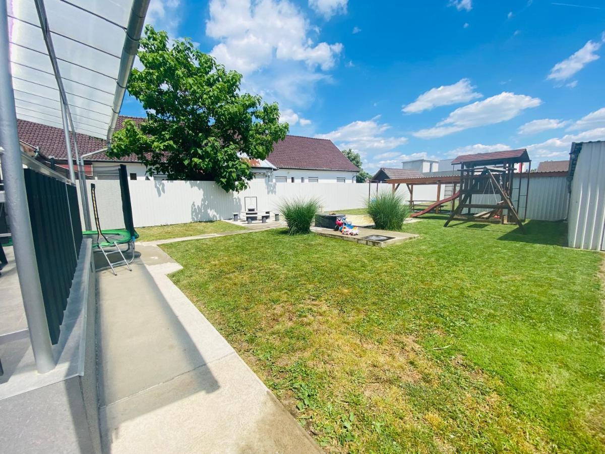 Pandora Pool Apartman Hajdúszoboszló Extérieur photo